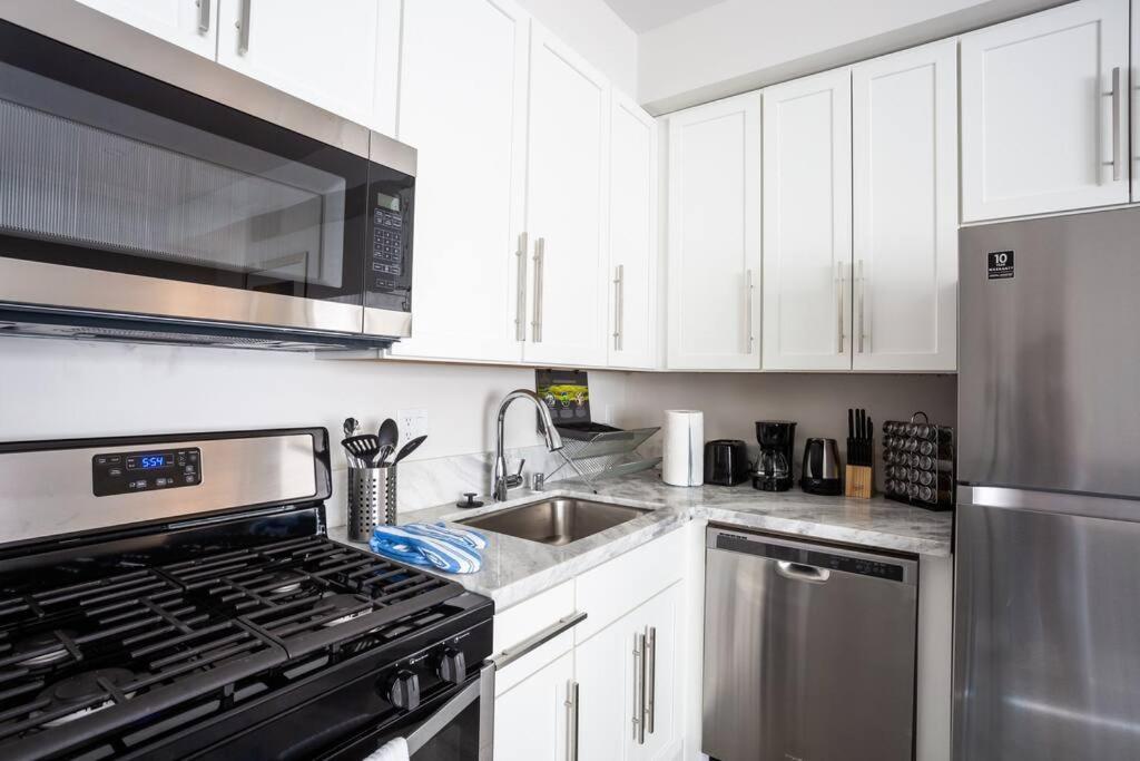 Luxurious Furnished Studio W Full Kitchen In Sd San Diego Zewnętrze zdjęcie